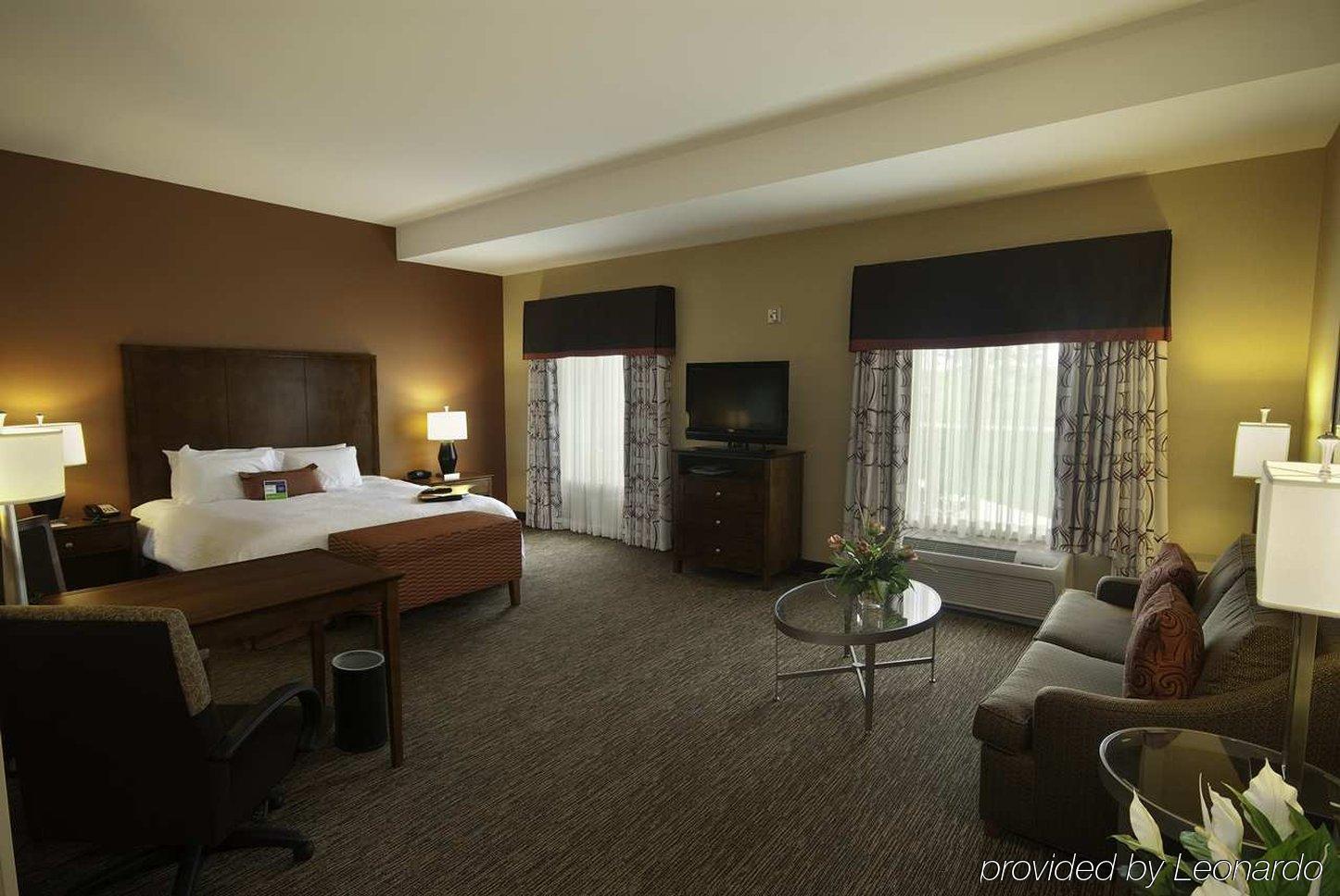 Hampton Inn & Suites Wichita-Northeast Habitación foto