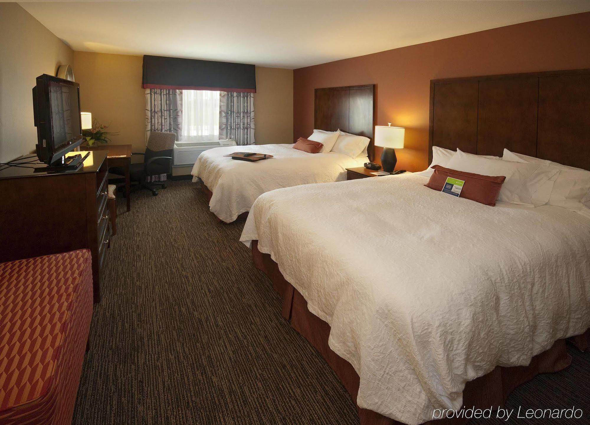 Hampton Inn & Suites Wichita-Northeast Habitación foto